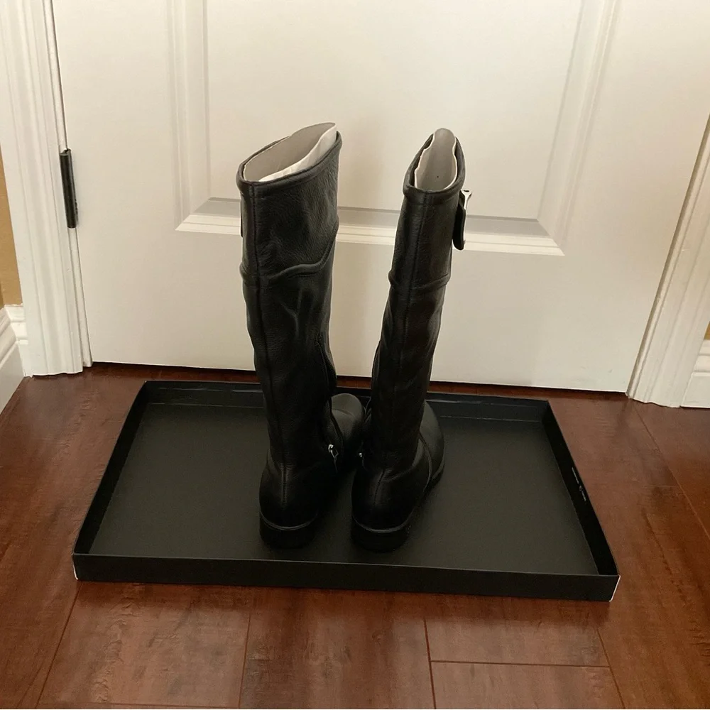 Gucci Black Leather Knee-High Riding Boots with Gold Hardware - Picture 4 of 10